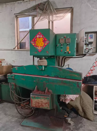 青岛市地区工厂处理砂带分条机 电动斜切机 宽砂带切边机等