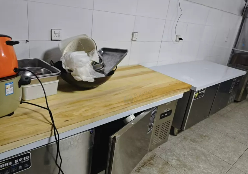 南昌市地区处理包子店设备蒸锅、操作台、冷藏柜、蒸笼、面粉桶等