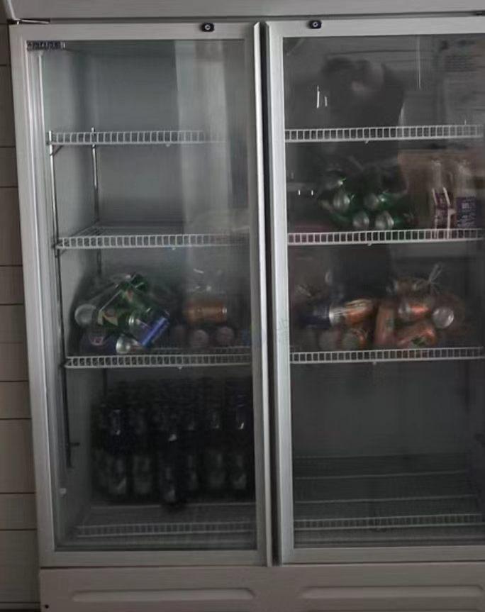 六安市地区处理冰柜、冰箱、桌椅、货架、热水器、展示柜、空调等