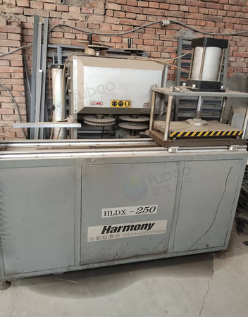 廊坊市地区处理全套铝合金门窗设备