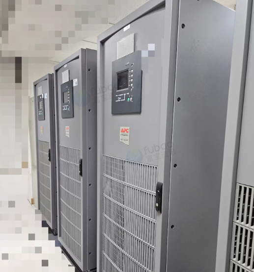 深圳地区工厂处理施耐德不间断电源(120KVAups)高频塔机4台