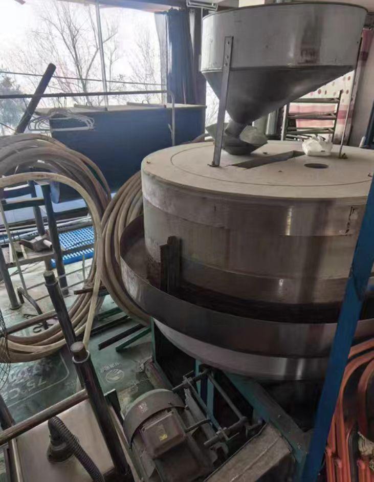 兰州市地区闲置处理石墨磨面机、磨油机、搅拌机、风凉机、油滤芯机、粉碎机、剥皮机等