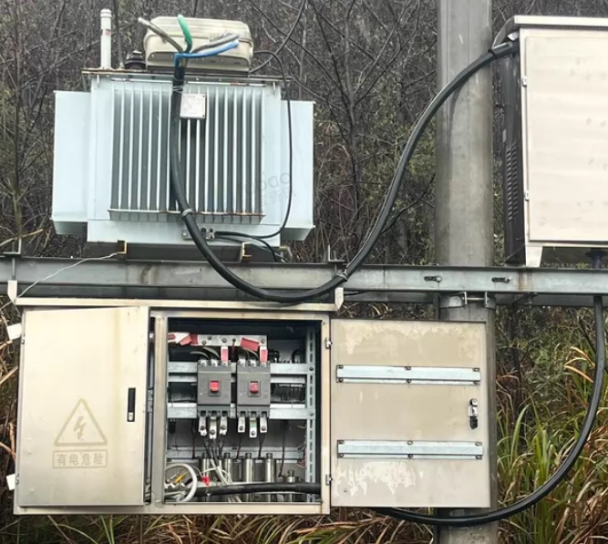 黄冈市地区个人处理闲置户外变压器+配电箱一套