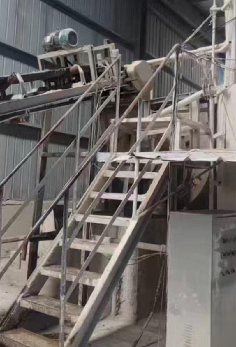 安庆市地区停产处理蒸压釜、全自动切割机、 配料系统、搅拌系统、模具、行车、摆渡车等加气块砖生产设备