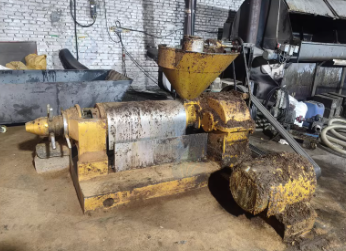 临沂市地区工厂处理2套榨油设备