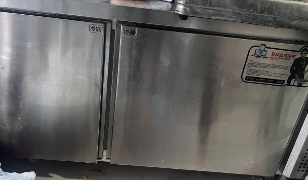 通辽地区处理冷柜、压面机、热水桶等