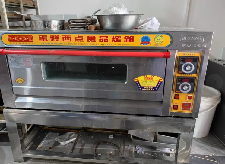 成都市地区处理甜品店全套设备蛋糕模具、慕斯模具、烤箱、冰柜、货架、台式冰柜等