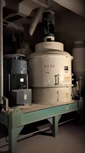 成都市地区处理大型饲料设备一套、带三维运动混合机、超微粉碎机