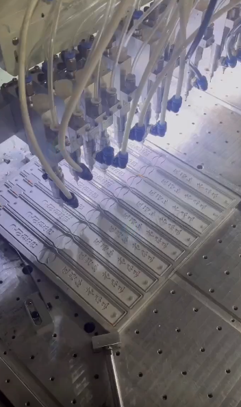 金华地区处理奥鑫机4台，带自动烤箱+自动压机，打料抽空机