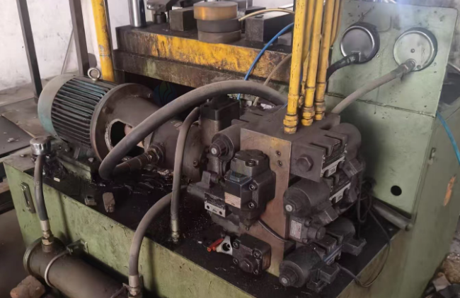 江门市地区处理四柱油压机、攻牙机、钻床、自动罗底机、50轴卷圆机、封罐机、抛光机、流水线等