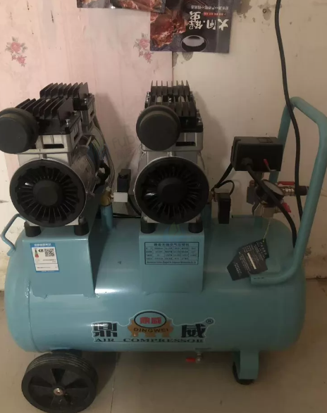 扬州地区个人处理洗车机设备两套带储罐+高压水枪+气泵+吸尘器+蜂窝灯