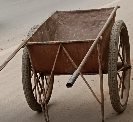 百色地区处理1批模板、顶木、吊机、斗车