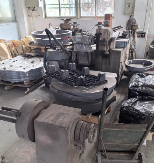 无锡市地区工厂处理西北机器厂开料分条机1台、平面磨床1台