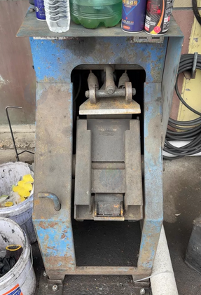 宜春市地区处理一台自动铲片机、280吨主销压力机