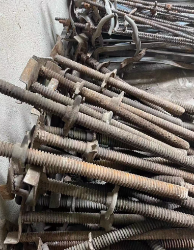 重庆地区处理地区处理实心顶托、混凝土钢筋垫块、步步紧