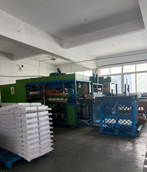 长沙市地区处理吸塑机2台，裁断机5台，空压机2台