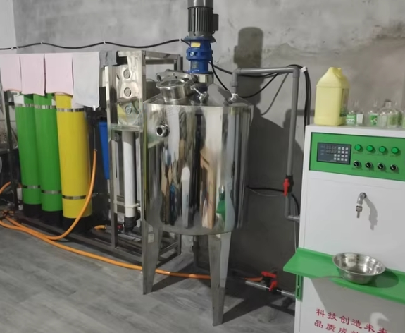 泸州地区处理水处理设备一套、反渗透、搅拌、灌装机全套