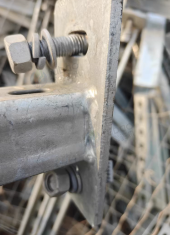 青岛市地区处理1批光伏支架C型钢架子