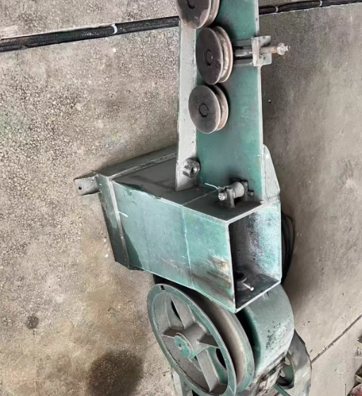 无锡市地区工厂处理线材自动调直下料机1台、卧式拉丝机一套