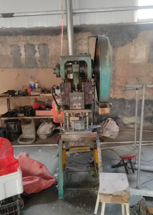 潍坊市地区工厂处理4台冲床