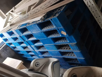 济南市地区处理200多个蓝色塑料托排