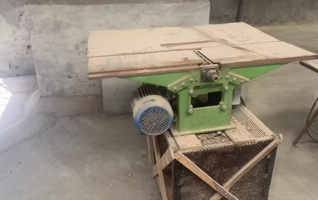 德阳市地区处理丝网印机器、木工设备、三台刨木机、两台台钻