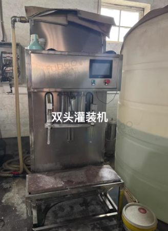 威海市地区个人处理3吨反应釜 双头罐装机 水处理器等车用尿素液 防冻液生产设备