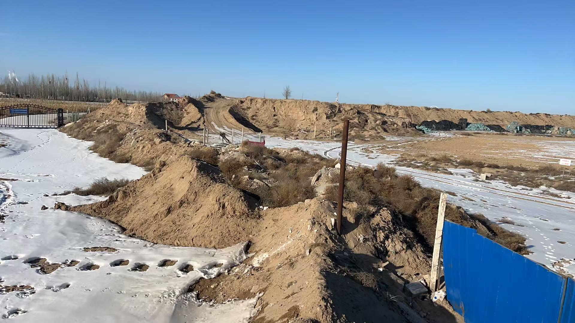 4月7日银川典农河以西、治沙大学北侧、大地吟酒庄东侧砂土资源转让公告