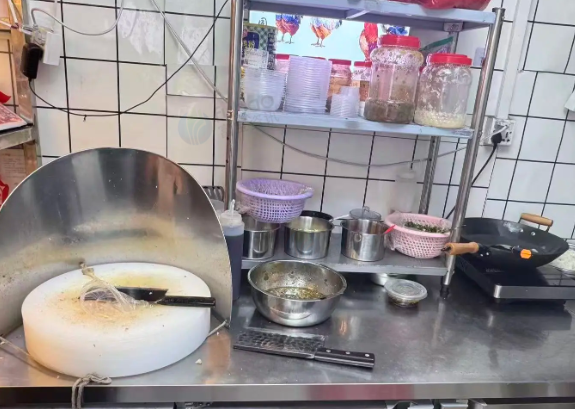 深圳市地区店铺处理洗菜池、架子、电饭锅、空调等