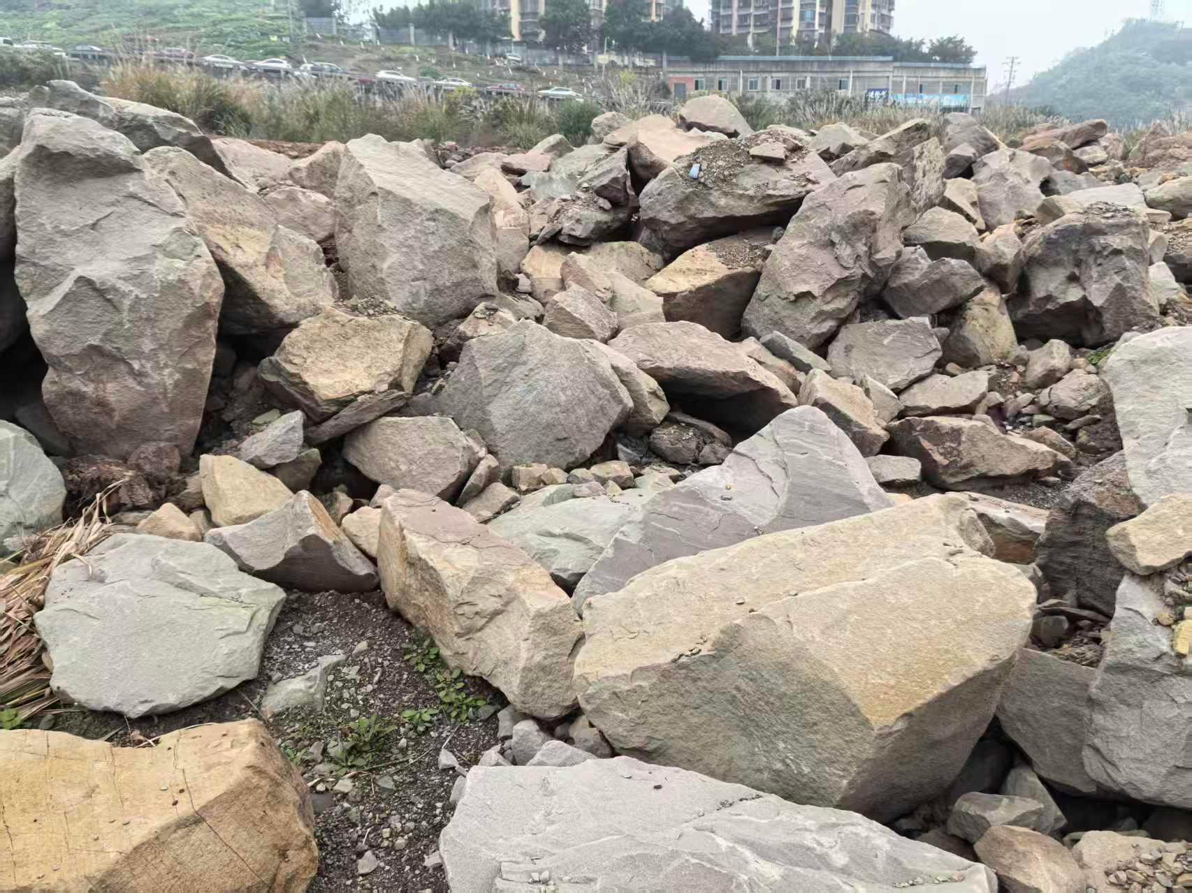 3月12日重庆渝北区医院剩余建筑用砂岩一批转让公告