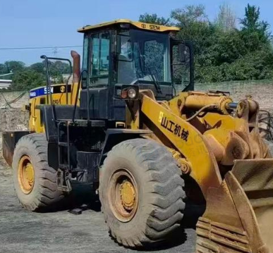 宜昌市地区处理山工660D装载机