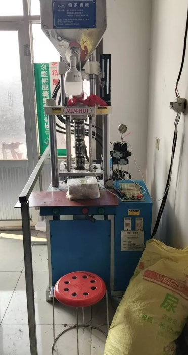 德州市地区处理注塑机4台、焊锡机8台、扭线机5个