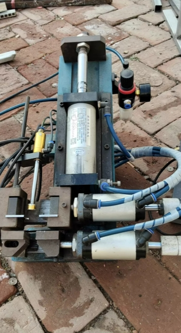 德州市地区处理注塑机4台、焊锡机8台、扭线机5个