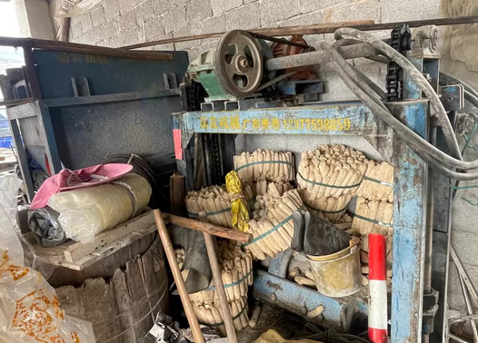 桂林地区个人处理搅拌机、传送带、整套打砖机