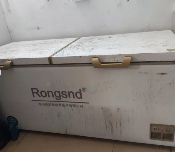 佛山地区处理牛杂餐车一套、带不锈钢架子、两炉四锅、两个冰柜，飞水炉、高压锅等