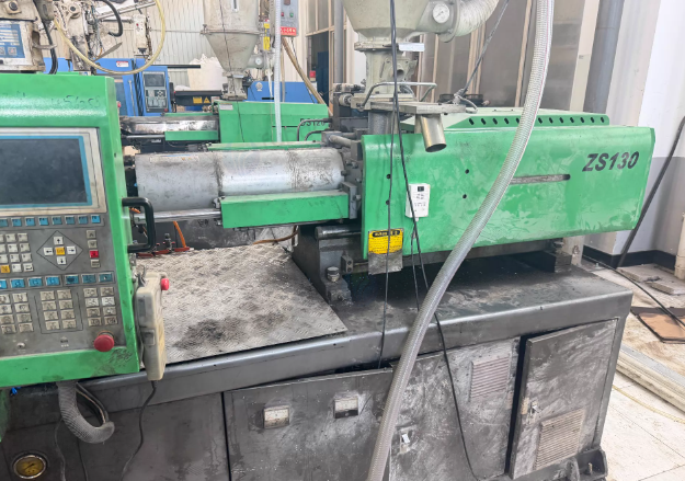 常州市地区工厂处理胜岳130T注塑机1台、120T胜岳注塑机1台