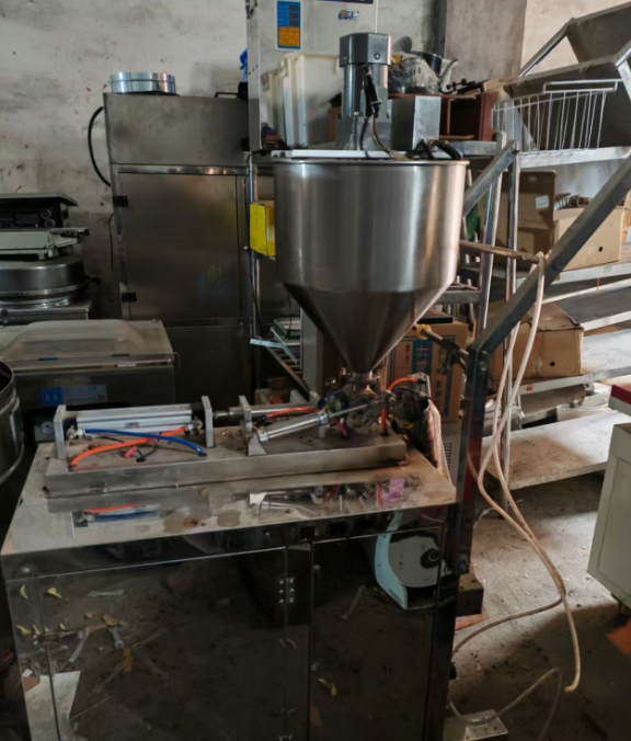 衡阳市地区处理老款大阳链式热收缩机、气动脚踏式封口机、304不锈钢紫外线传递窗、诺力3吨手动叉车、红升HS-98-128多功能烘干机等设备