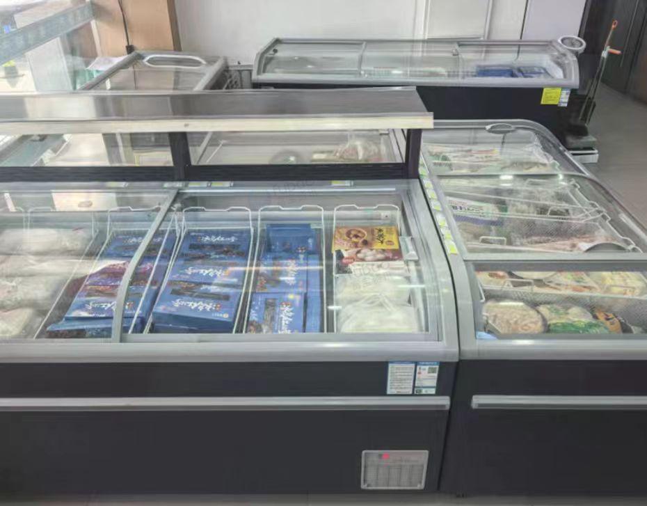 呼和浩特市地区超市闭店处理冰柜、冷柜、货架、吧台等