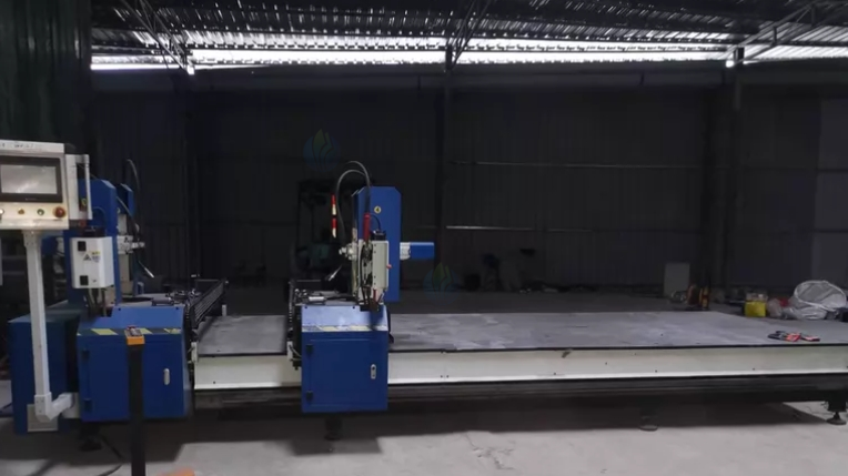 成都市地区处理角铁角钢法兰四枪焊机