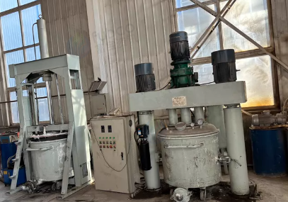 衡水地区处理化工设备一套，带搅拌机、反应釜、控制柜