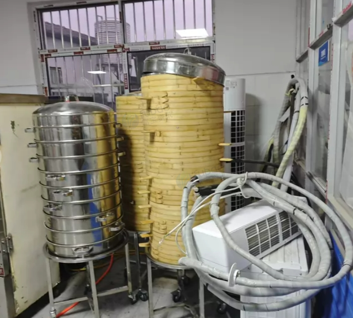 南昌市地区处理包子店设备蒸锅、操作台、冷藏柜、蒸笼、面粉桶等