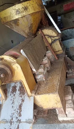 徐州地区工厂处理3T炼油锅一套