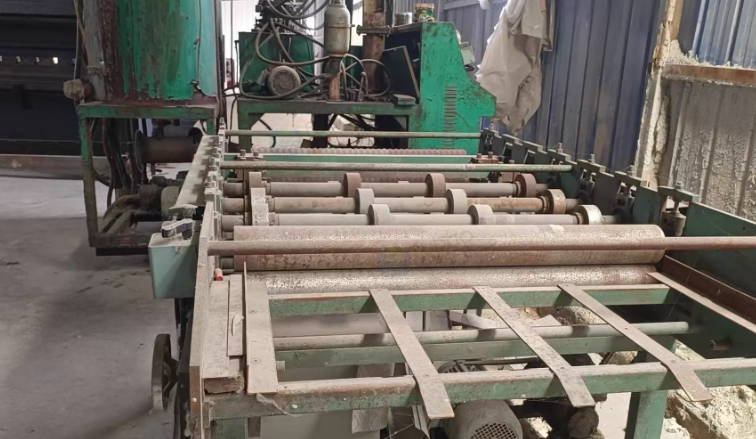 盐城市地区工厂处理生产冷库板设备一套