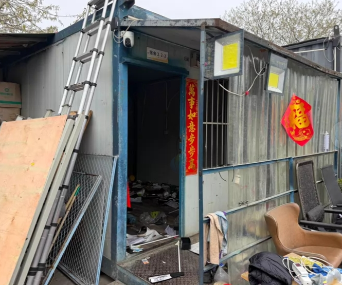 成都市地区处理集装箱有2个