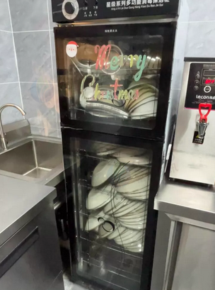 上海地区餐厅处理1批制冰机、消毒柜、保温台等设备