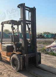 郑州市地区处理龙工60挖机、杭叉、单排平板车