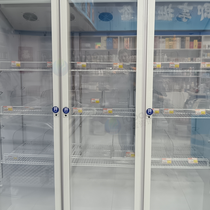 嘉峪关市地区处理四台三门展示柜、两台180冰柜、两台200卧式冰柜