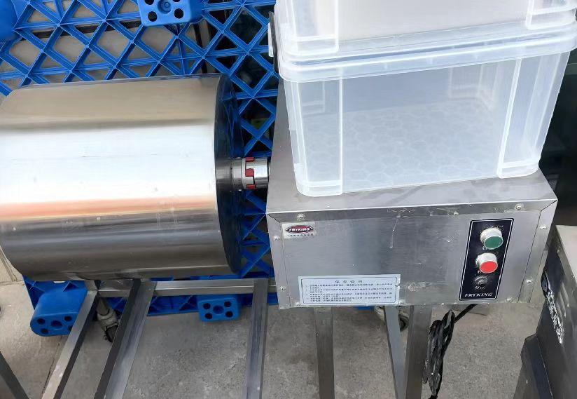 兰州市地区处理商用制冰机、双层保温展示柜、不锈钢腌制搅拌机