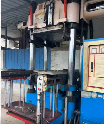 常州市地区工厂处理佳鑫300吨注射机