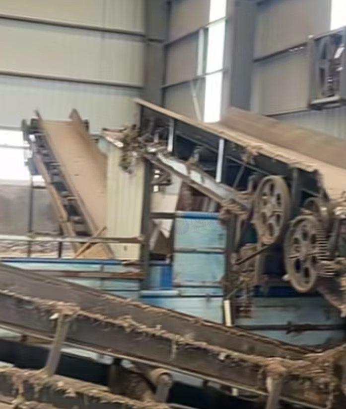 阜阳市地区处理1300破碎机、1200撕碎机、现代挖机、地磅、250变压器、抓夹机等设备